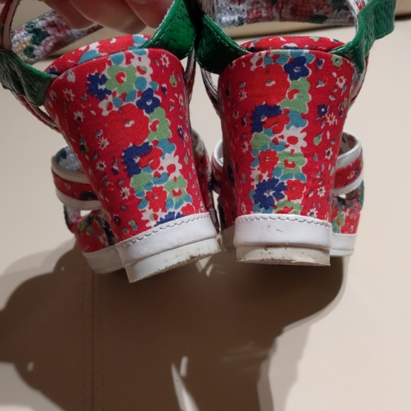 Shoes - Picture 5 of 7